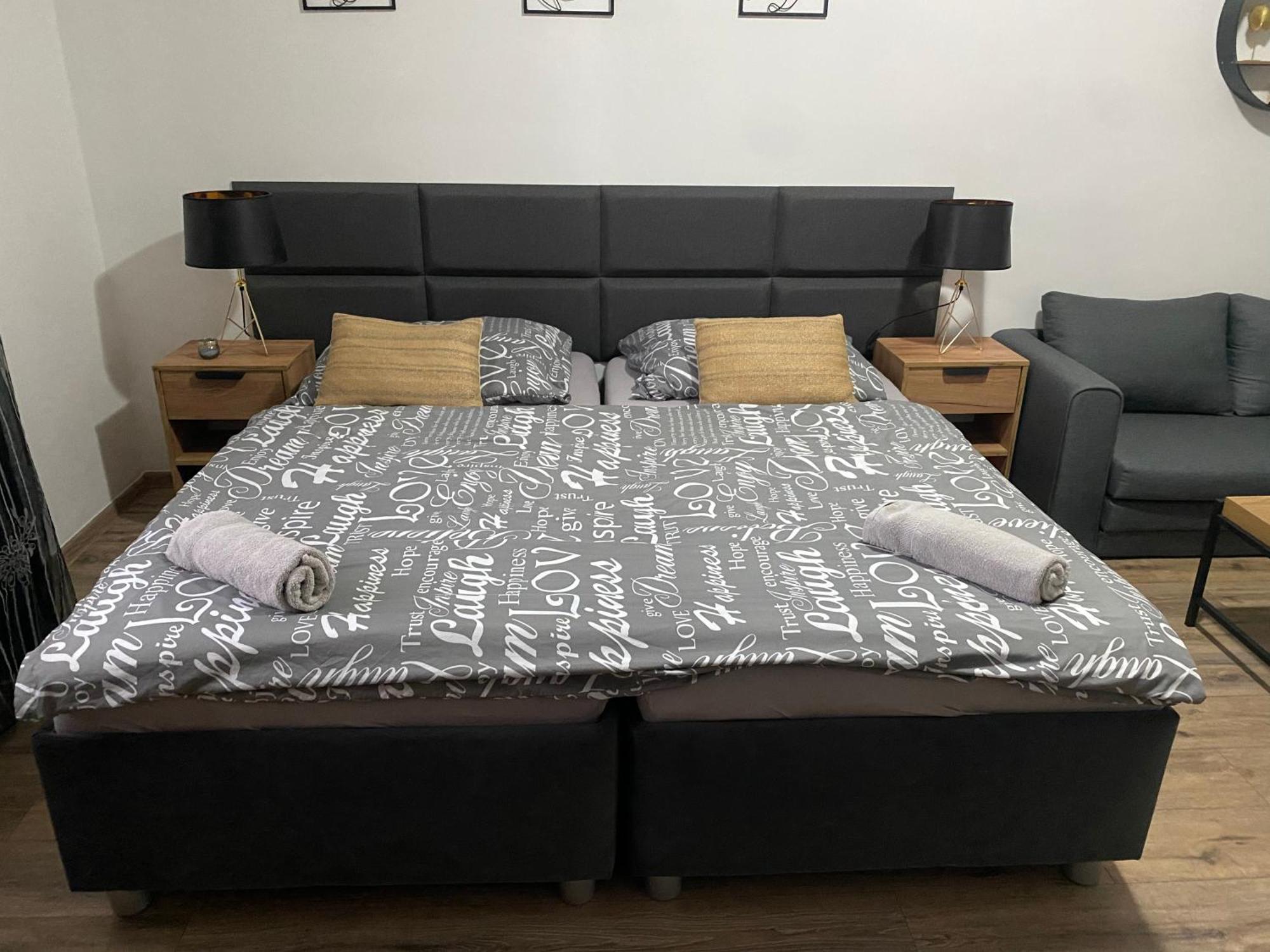 Cerna Ruze - Apartman 4 Plzeň Kültér fotó